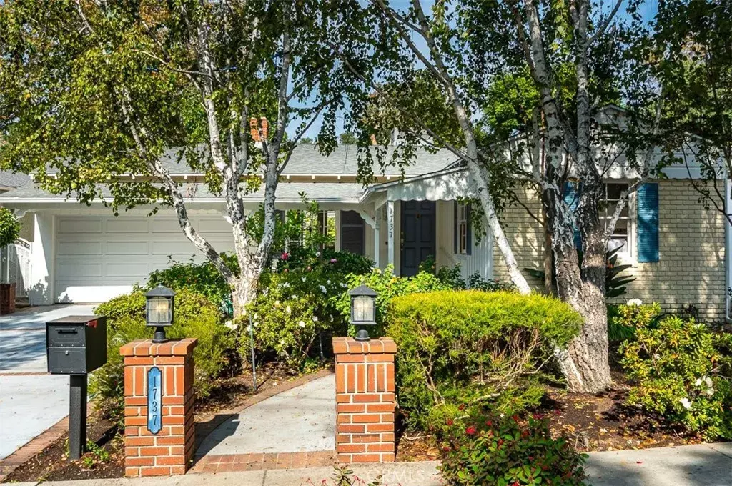 Glendale, CA 91208,1737 Opechee Way