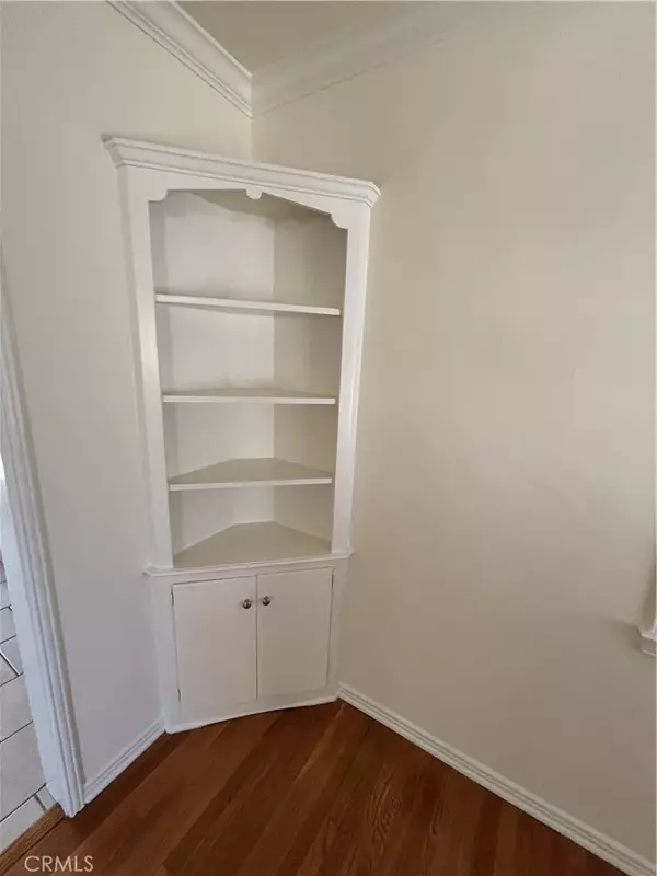 Pasadena, CA 91107,68 S Eastern