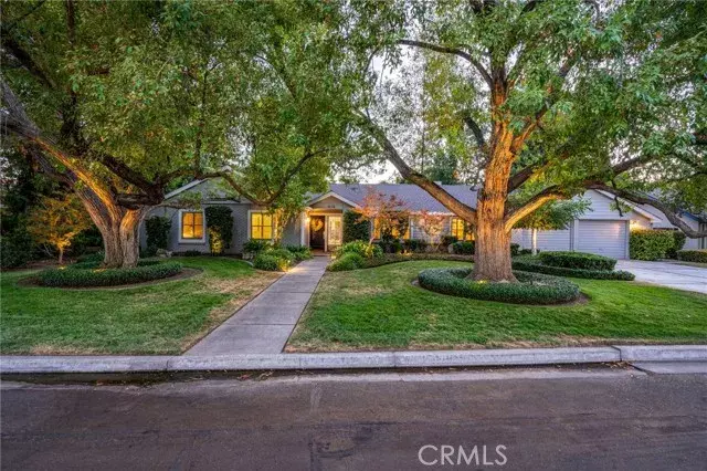 415 N Montgomery Court, Visalia, CA 93291