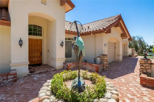 Santa Paula, CA 93060,723 Regent Court