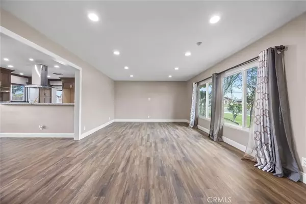 Bakersfield, CA 93304,901 Loch Lomond Drive