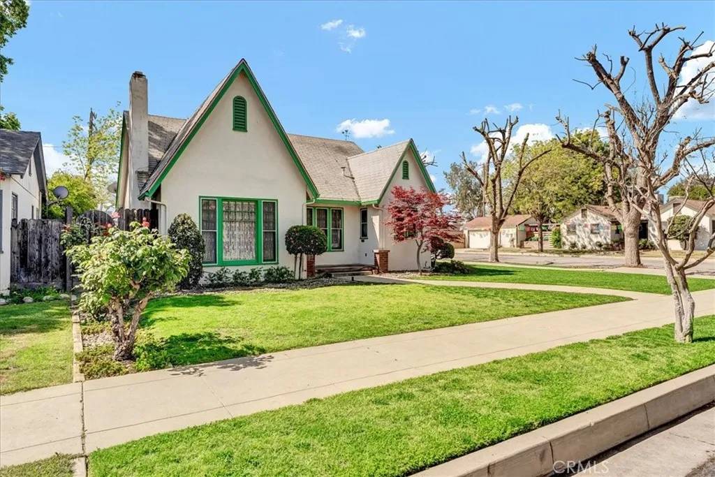 615 W Myrtle Avenue, Visalia, CA 93277