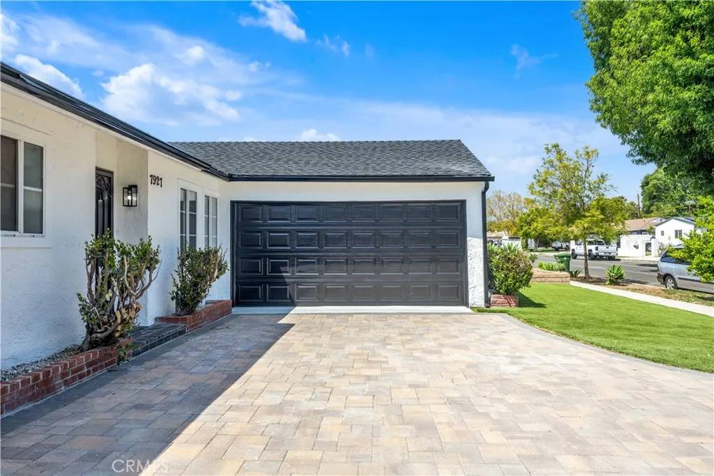 Reseda, CA 91335,7927 Zelzah Avenue