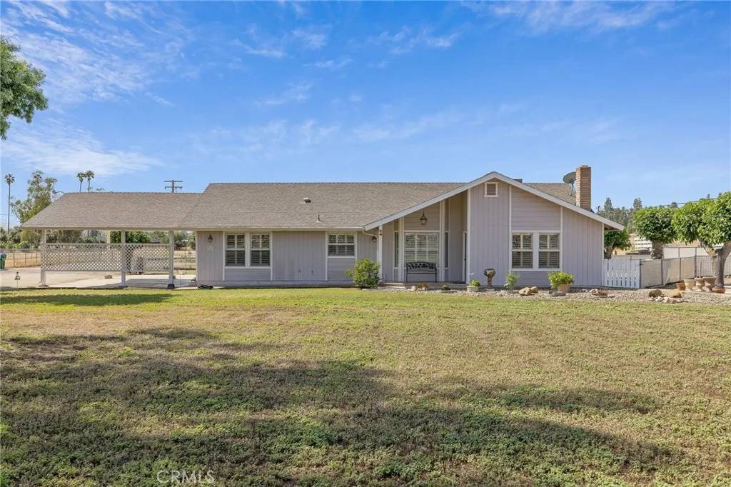 141 W Reid Avenue, Porterville, CA 93257