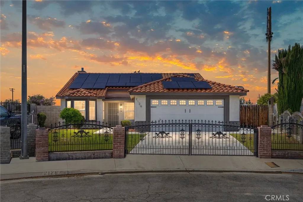 2126 Foxglove Court, Bakersfield, CA 93304