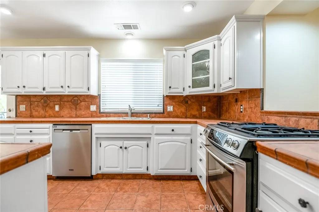 Visalia, CA 93292,1301 S Cotta Street South