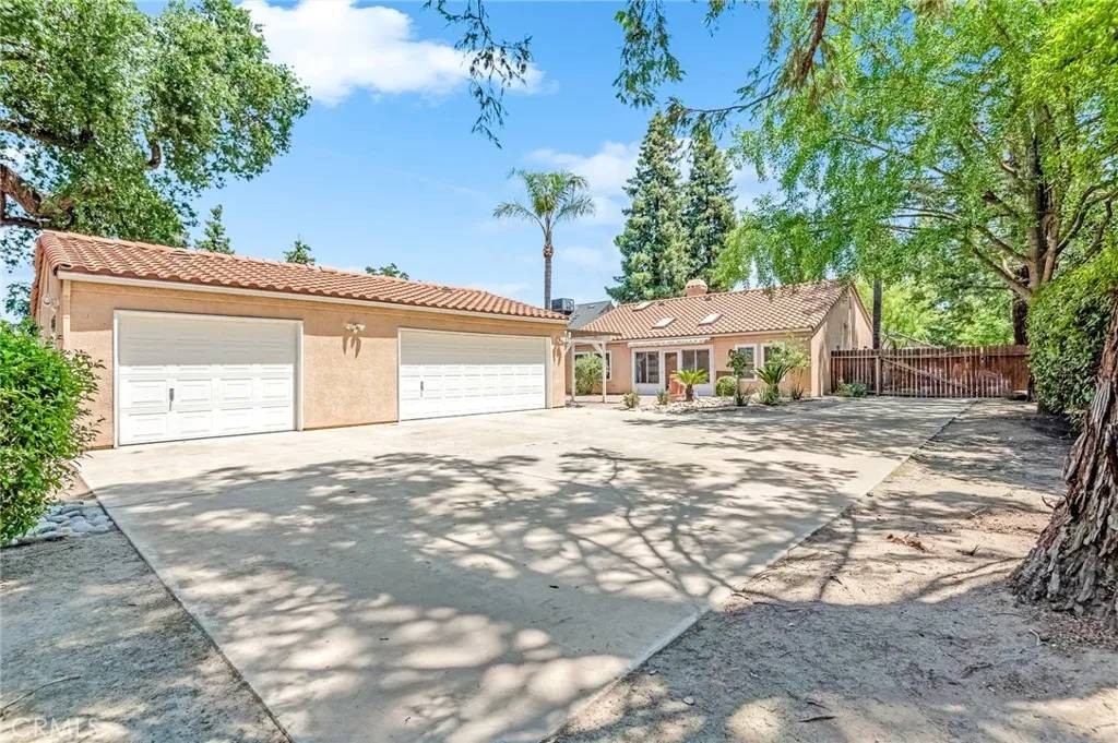 Visalia, CA 93292,1301 S Cotta Street South