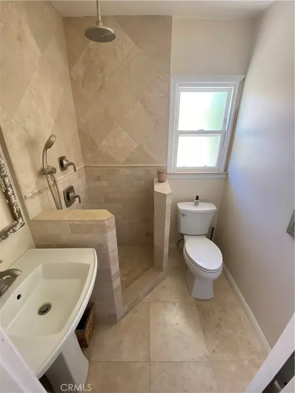 Santa Maria, CA 93454,843 E Orange Street