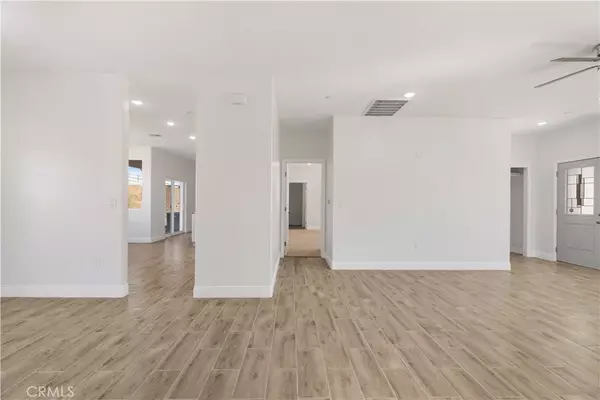 Tehachapi, CA 93561,20381 Pinon Canyon Road