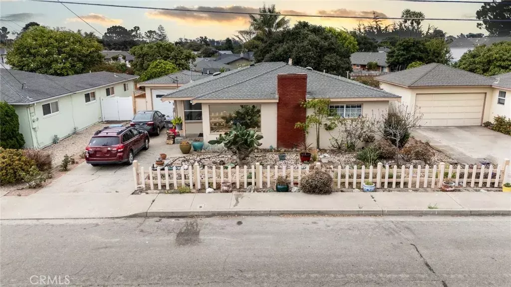 Arroyo Grande, CA 93420,1049 Sunset Drive