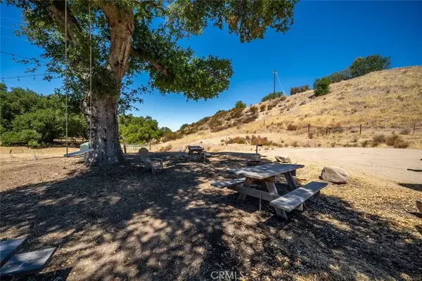 Creston, CA 93432,3220 Shooting Star