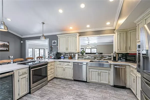 Santa Maria, CA 93455,1372 E Clark Avenue