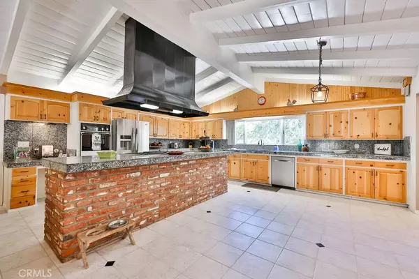 Alpine, CA 91901,2951 Via Viejas