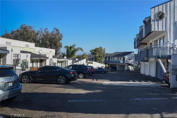 San Diego, CA 92102,1271 34th Street #33