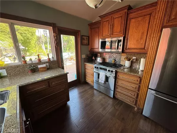 San Diego, CA 92111,6784 Rockglen