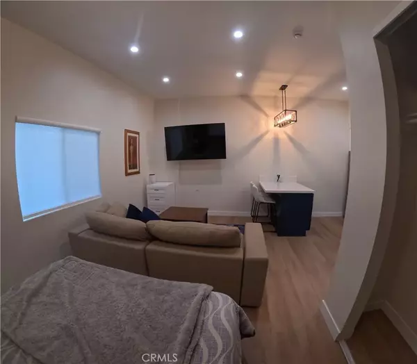 Hawthorne, CA 90250,12329 Oxford Avenue