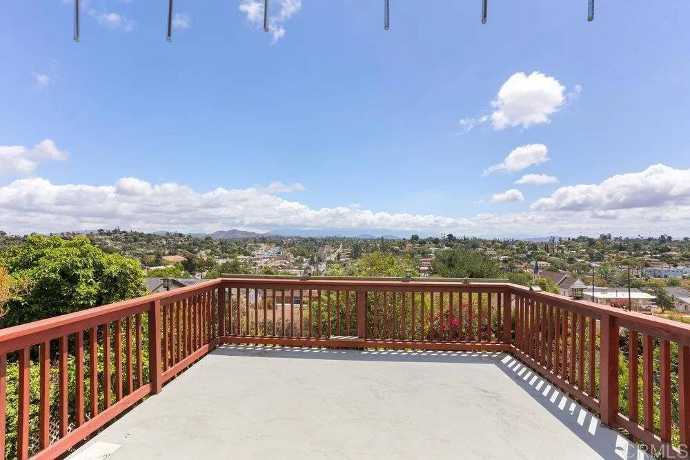 110 S Wisconsin Street, Fallbrook, CA 92028