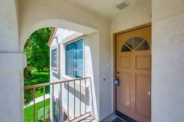 San Diego, CA 92128,13062 Wimberly Square #38