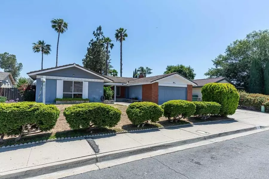 8811 Annandale Way, Santee, CA 92071