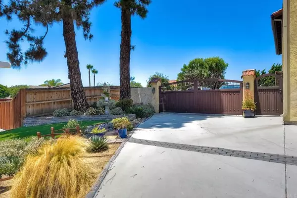 Bonita, CA 91902,6037 Central Avenue