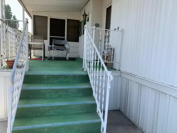 Santee, CA 92071,8301 Mission Gorge Rd 303
