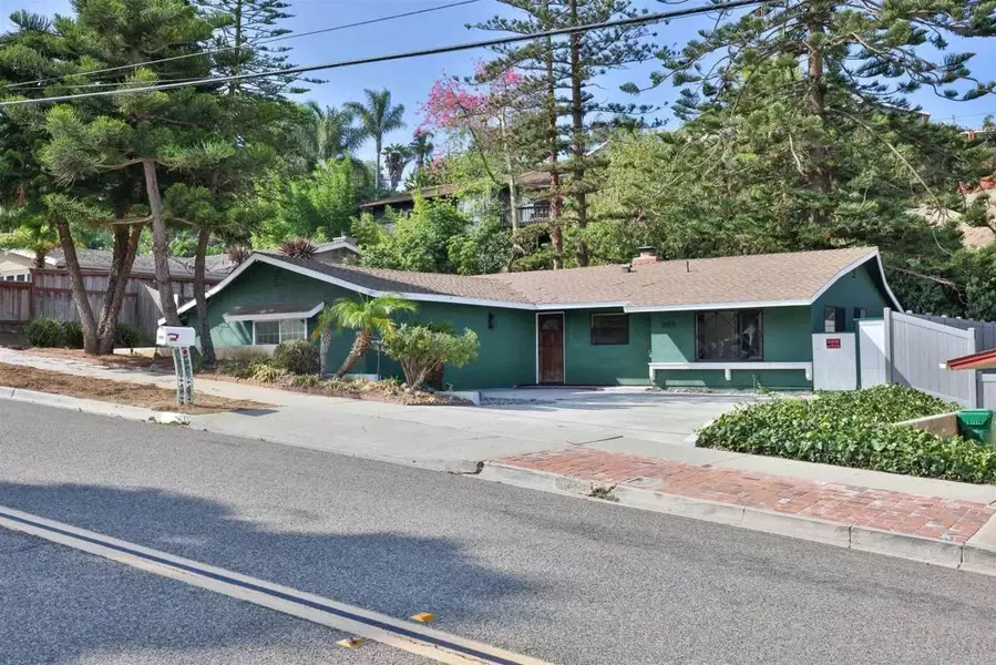 2513 Sarbonne Drive, Oceanside, CA 92054