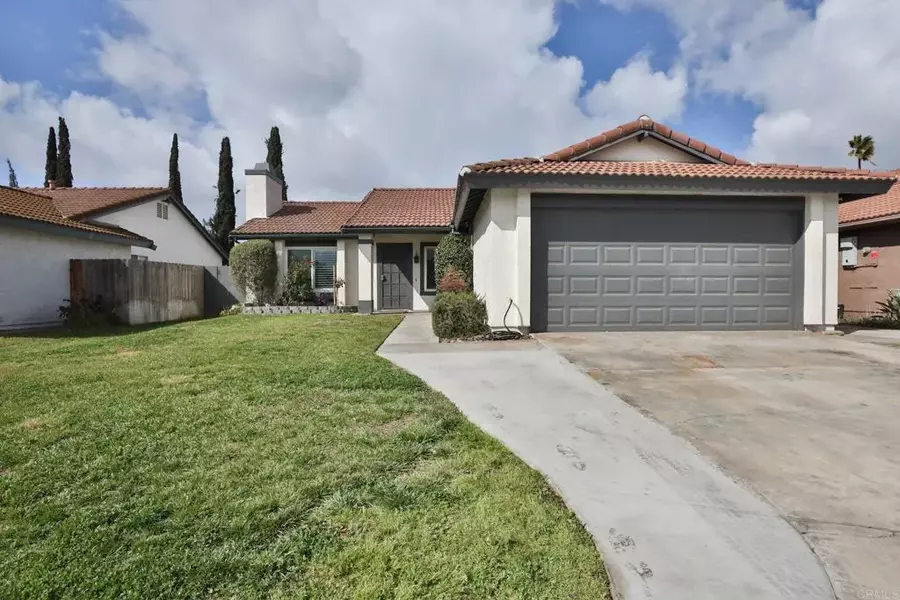 10133 Paseo Palmas Dr, Lakeside, CA 92040