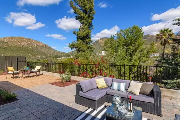 San Diego, CA 92119,8171 El Banquero Ct