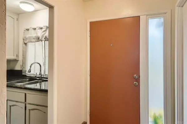 Encinitas, CA 92024,2045 Willowood Lane