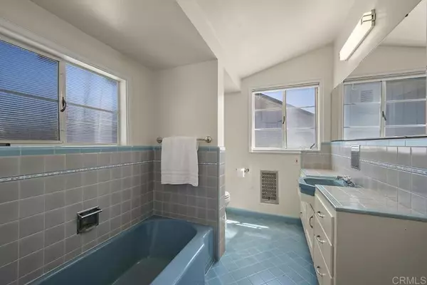 877 COUNTRY CLUB DR, Chula Vista, CA 91911