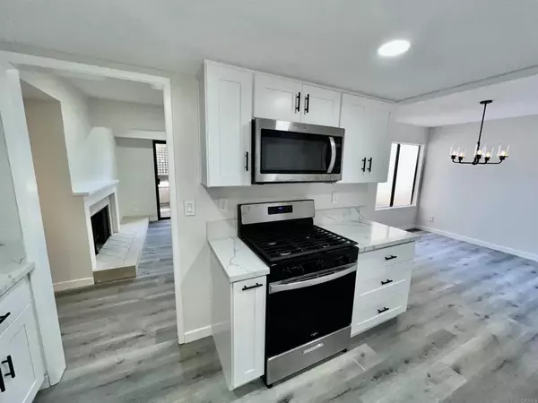 Chula Vista, CA 91910,376 CENTER ST. #122