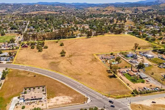 915 9TH ST, Ramona, CA 92065