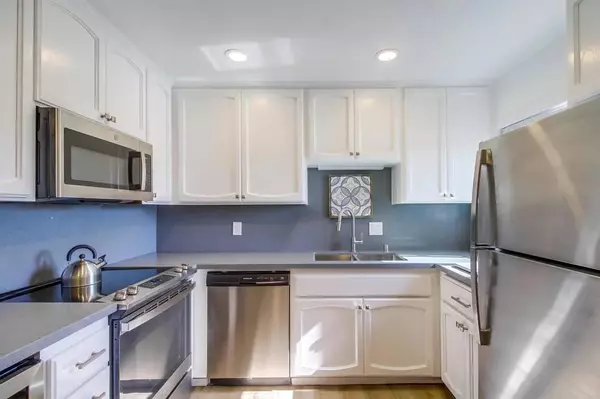 Coronado, CA 92118,374 Orange Avenue #B