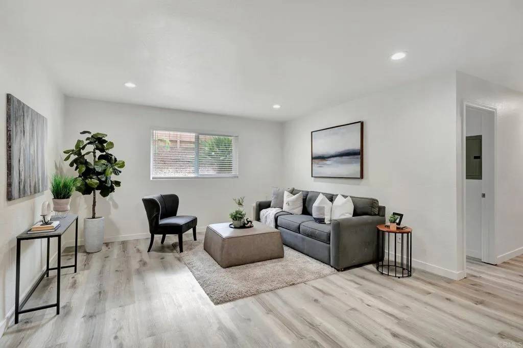 9860 Dale Avenue #C6, Spring Valley, CA 91977