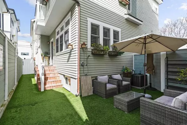 Coronado, CA 92118,918 D Avenue