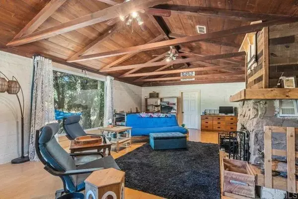 Pine Valley, CA 91962,8085 Pine Boulevard