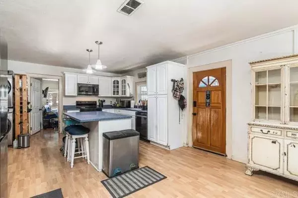 Pine Valley, CA 91962,8085 Pine Boulevard