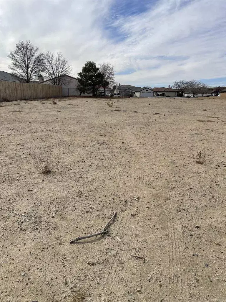 Helendale, CA 92342,26684 Topsail