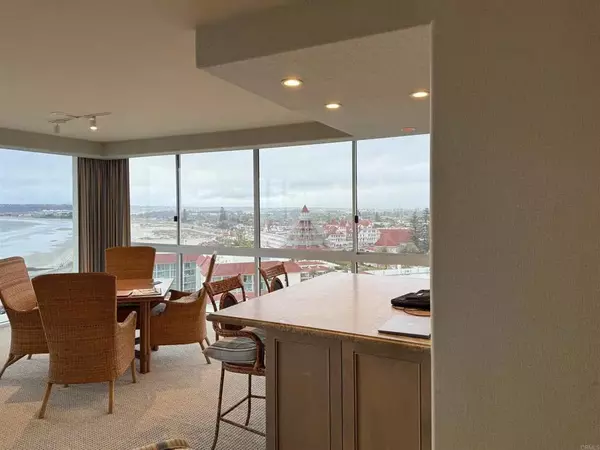 Coronado, CA 92118,1720 Avenida Del Mundo #1402