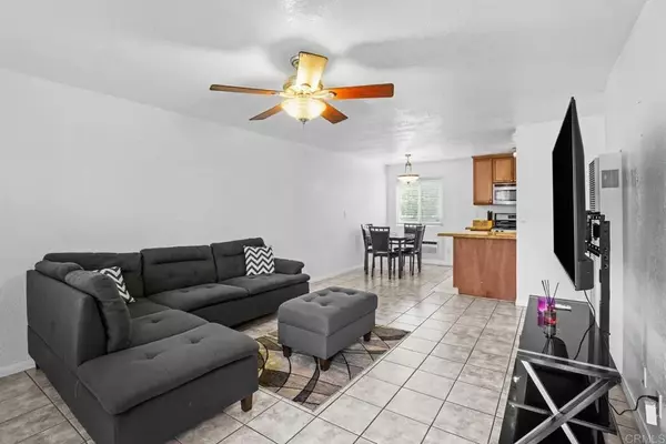 Spring Valley, CA 91977,9938 Buena Vista Drive #11