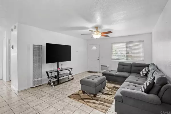 Spring Valley, CA 91977,9938 Buena Vista Drive #11