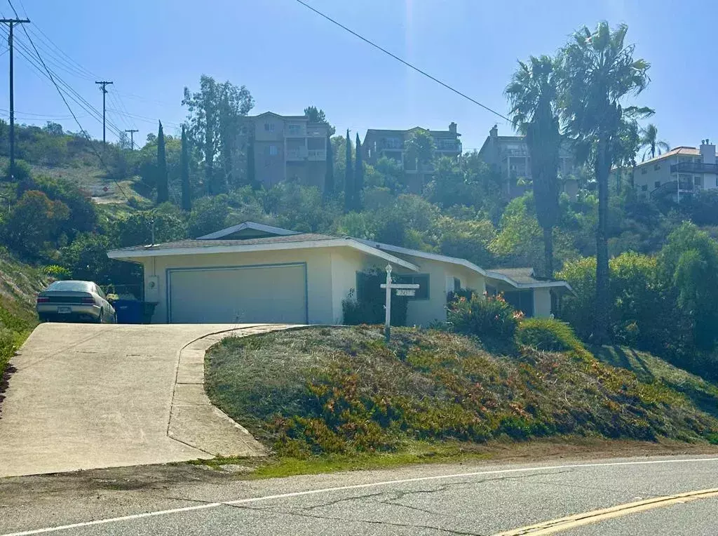 Spring Valley, CA 91977,2451 Helix Street