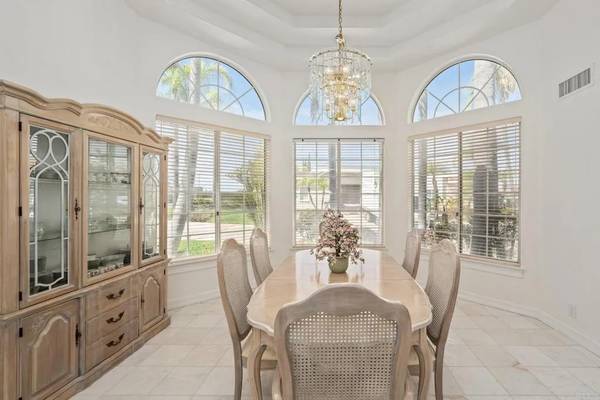 Bonita, CA 91902,1367 Corona