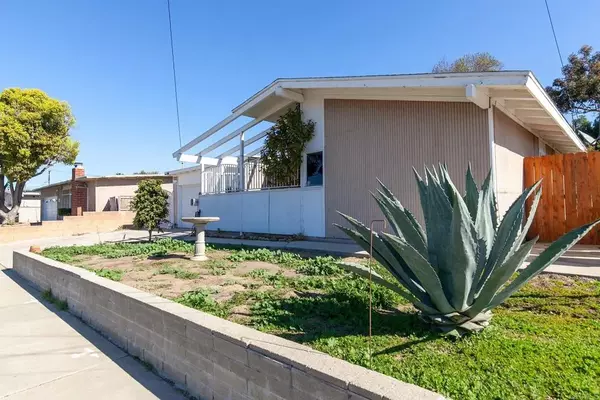 San Diego, CA 92114,7550 Deville Dr