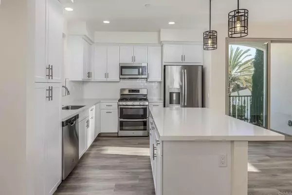 Santee, CA 92071,327 Lagoon Way
