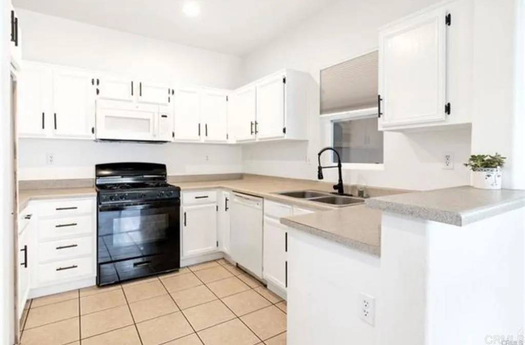 Murrieta, CA 92563,26364 Arboretum Way #3301