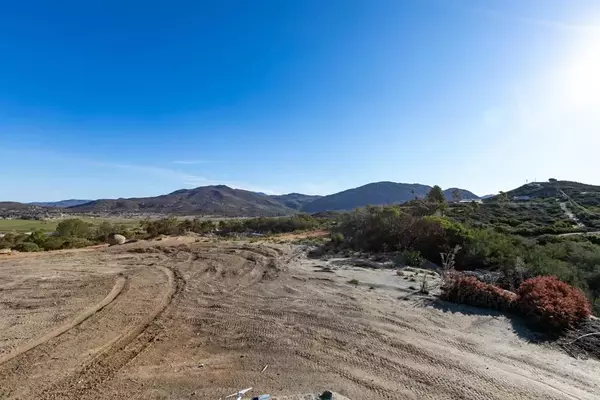 Alpine, CA 91901,0 Casa De Roca