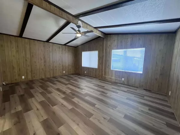 Hemet, CA 92543,575 S Lyon #155