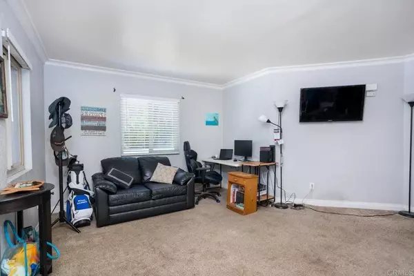 El Cajon, CA 92021,1423 Graves Avenue #242