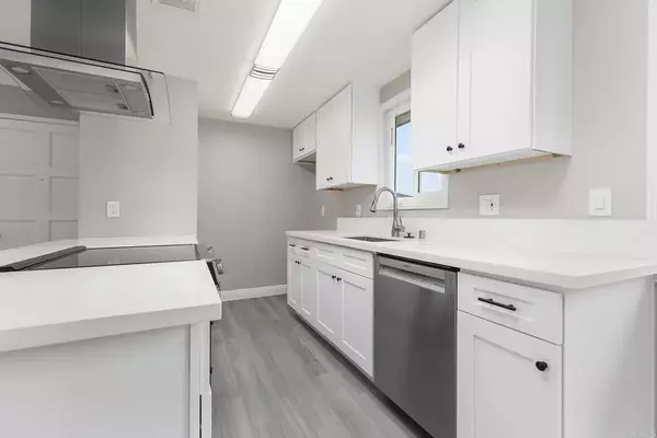 Santee, CA 92071,9857 MISSION GORGE RD #4